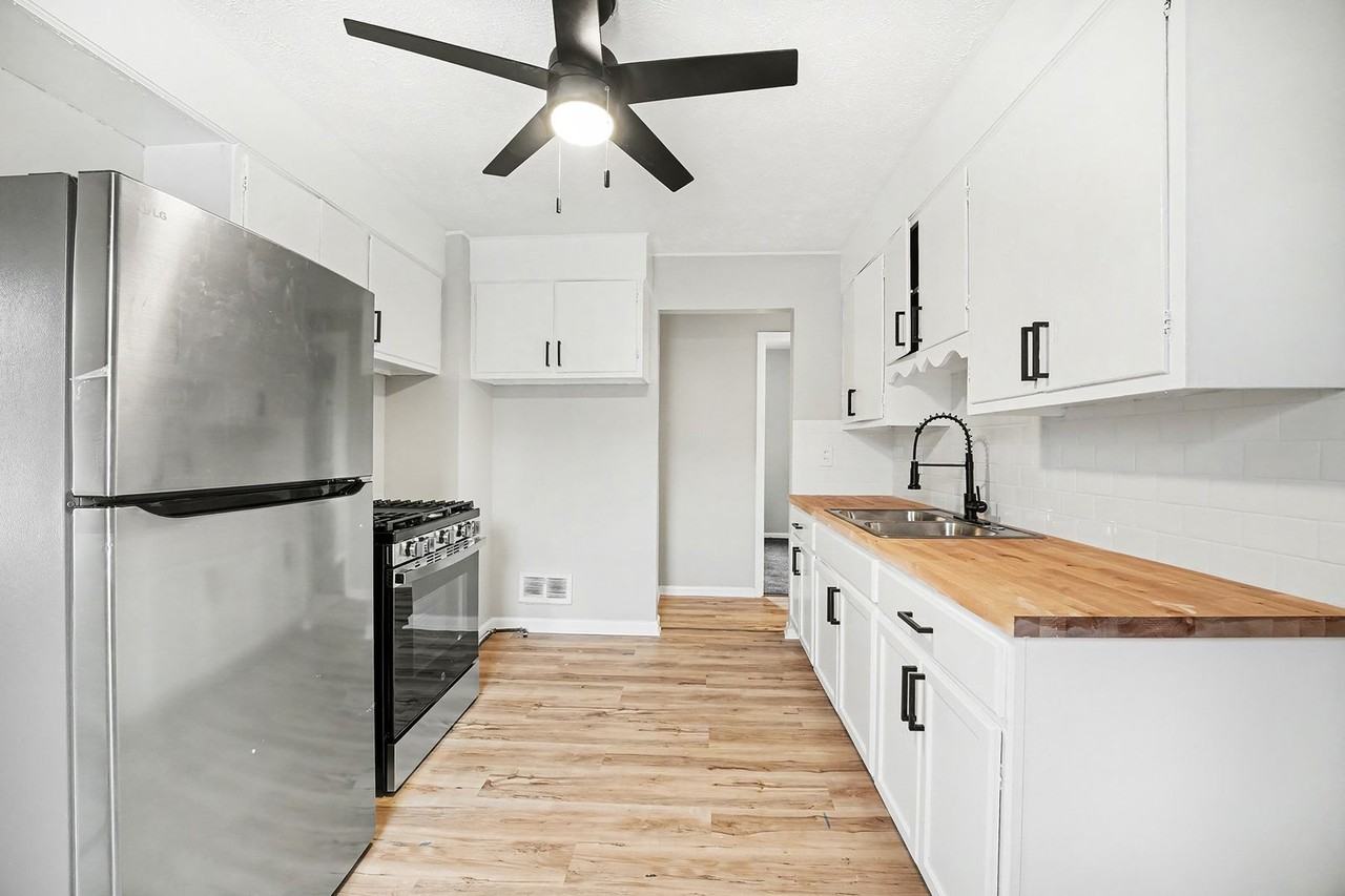 13620 Carrington Ave - Photo 6 of 16