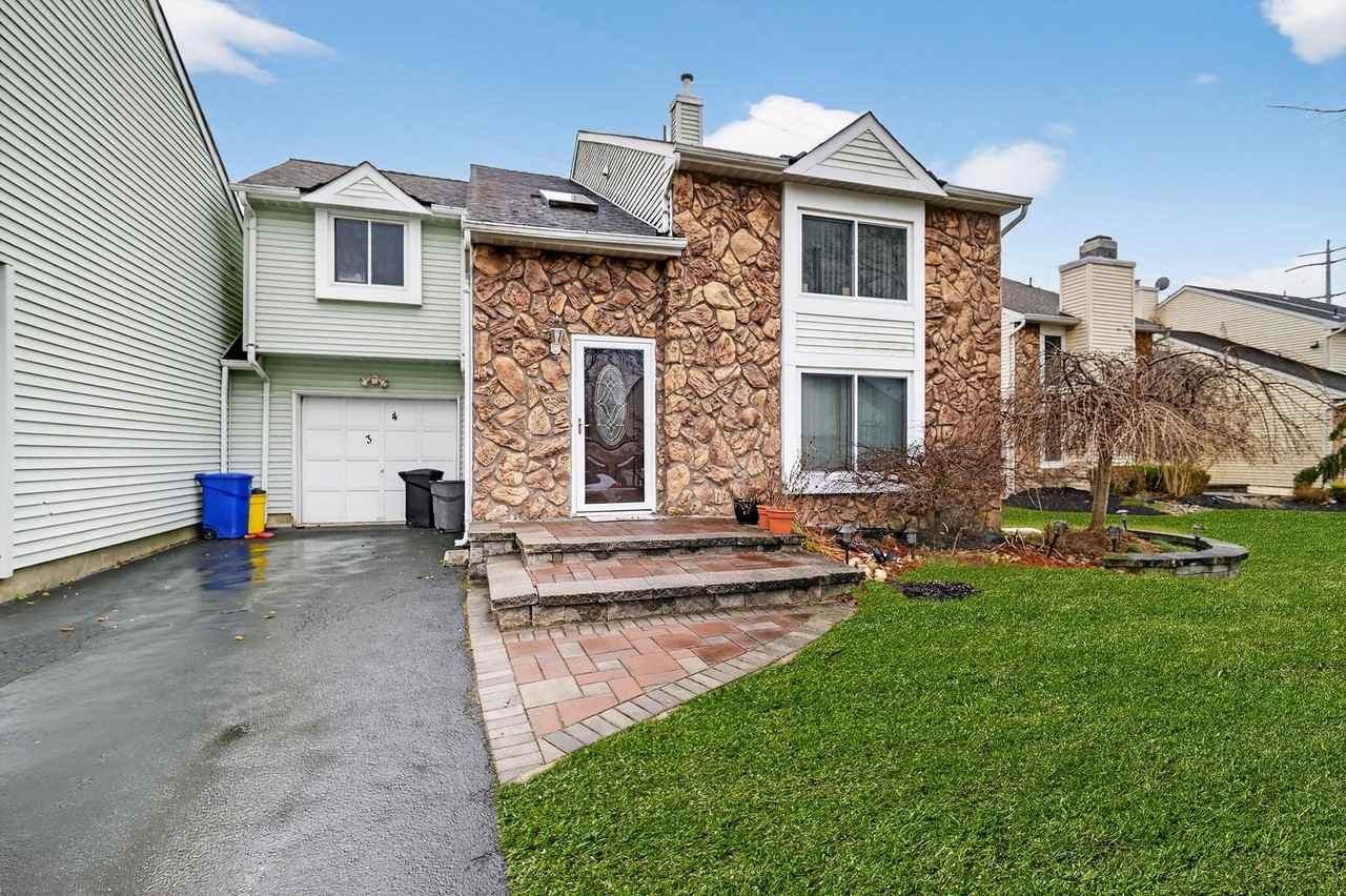 34 Jeffrey Cir - Photo 2 of 27