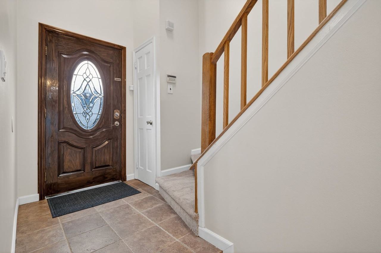 34 Jeffrey Cir - Photo 4 of 27