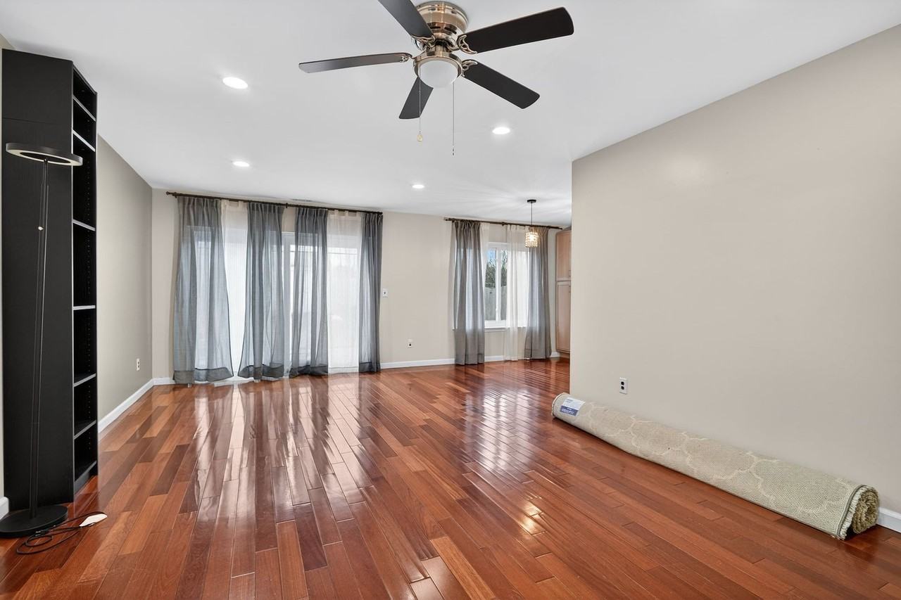 34 Jeffrey Cir - Photo 5 of 27