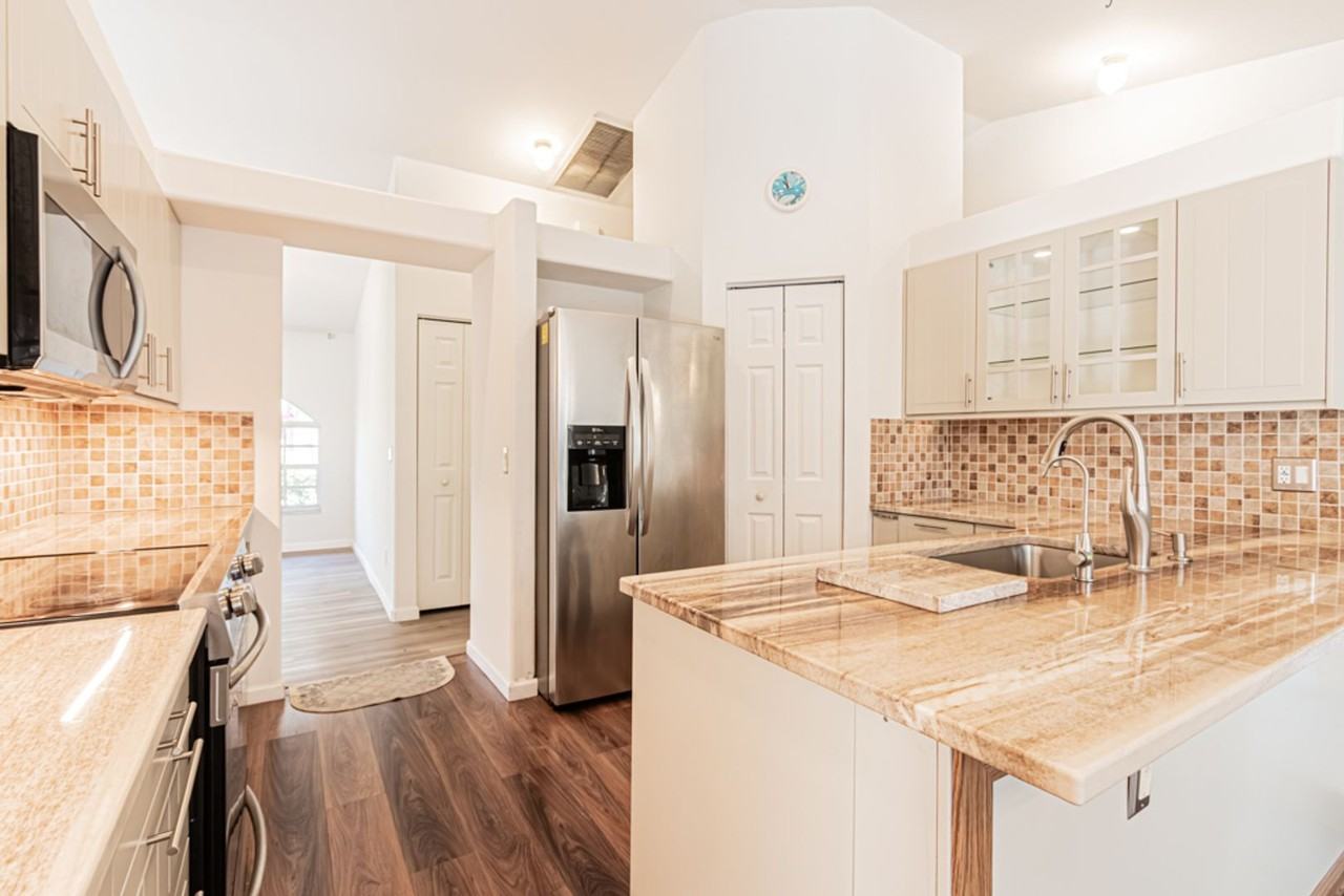 590 6th St Ne - Photo 4 of 50