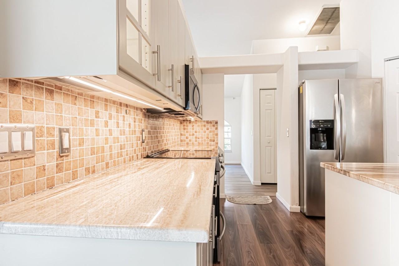 590 6th St Ne - Photo 6 of 50