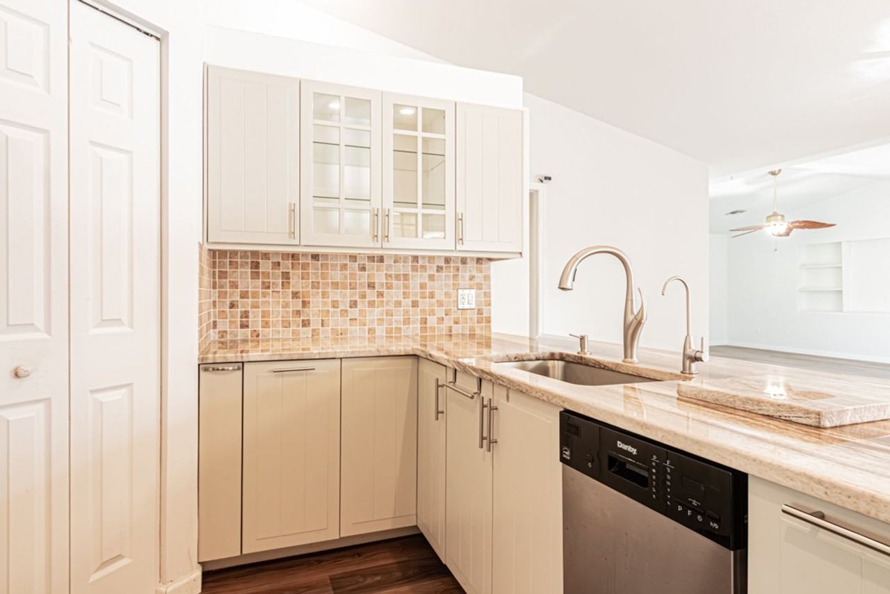 590 6th St Ne - Photo 7 of 50