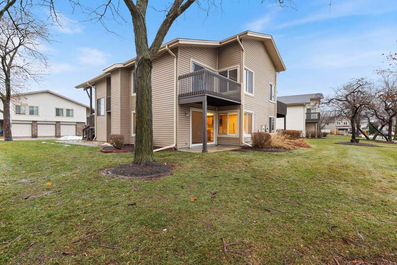 1353 Kingsbury Dr #6 - Photo 2 of 17