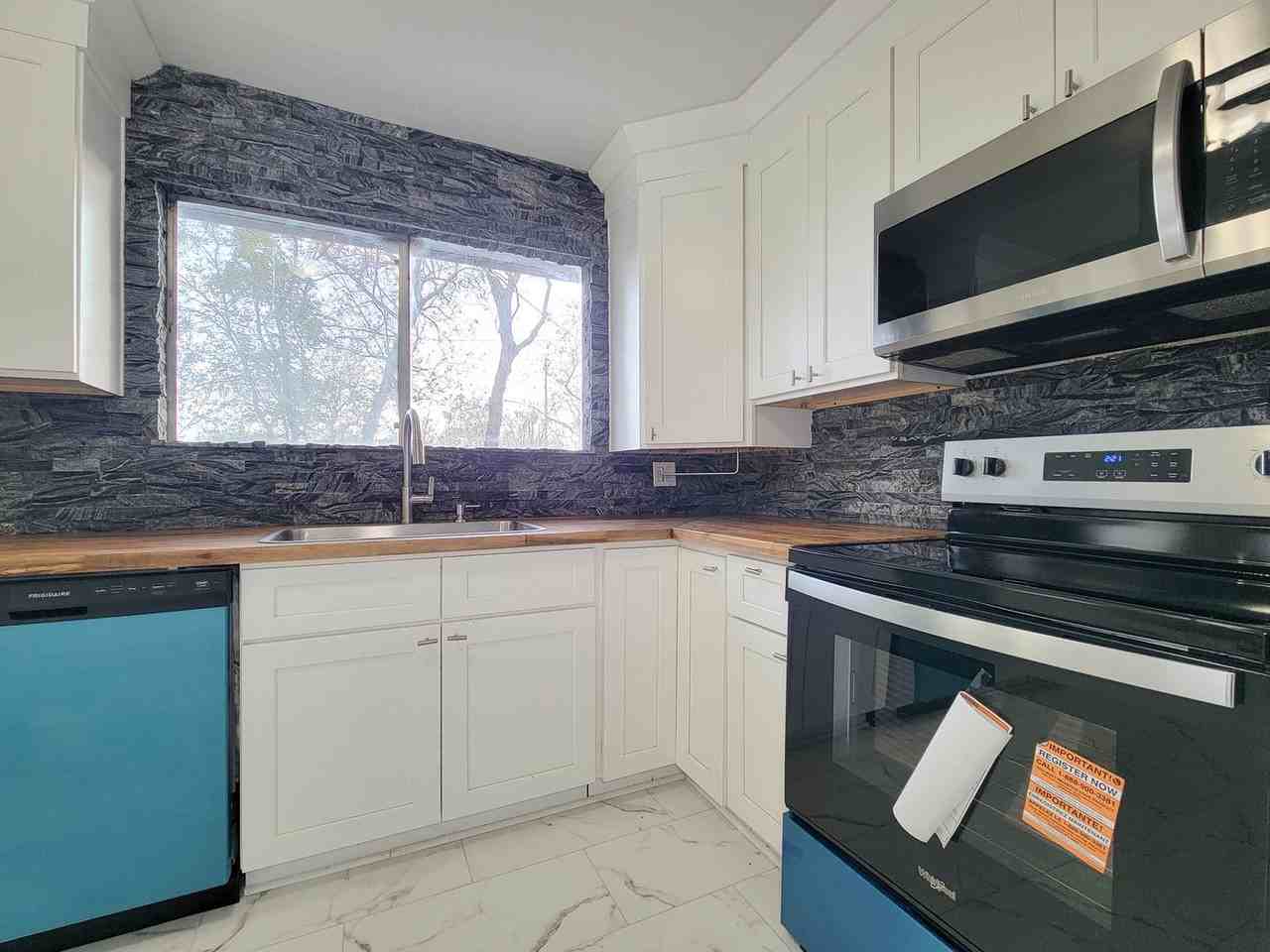 2024 Stonesthrow Dr - Photo 7 of 34