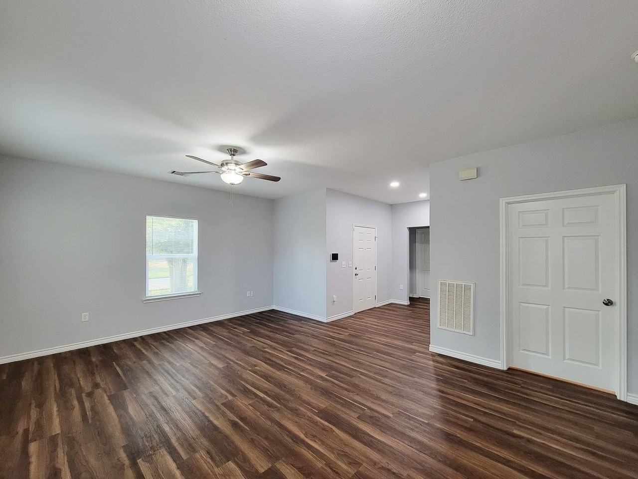 3201 3201 AVENUE J P DAVIS AVENUE - Photo 3 of 41