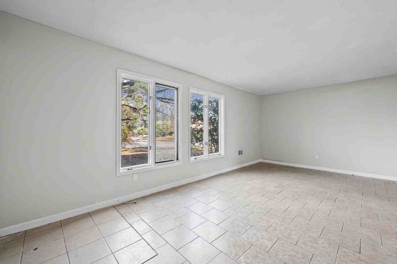 2127 Golfview Dr Se - Photo 5 of 25