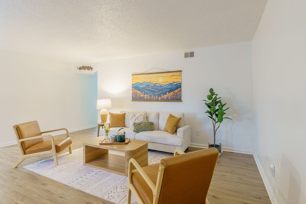 134 Northwood Dr - Photo 3 of 13