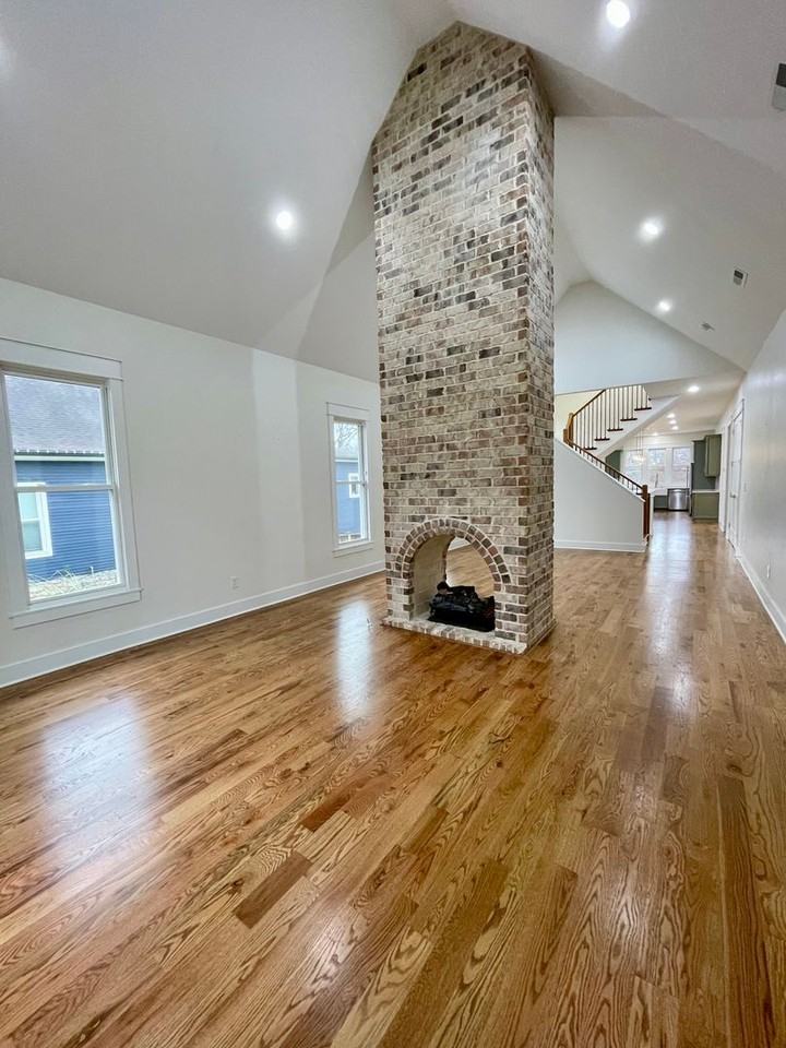 323 50th Ave N - Photo 3 of 50