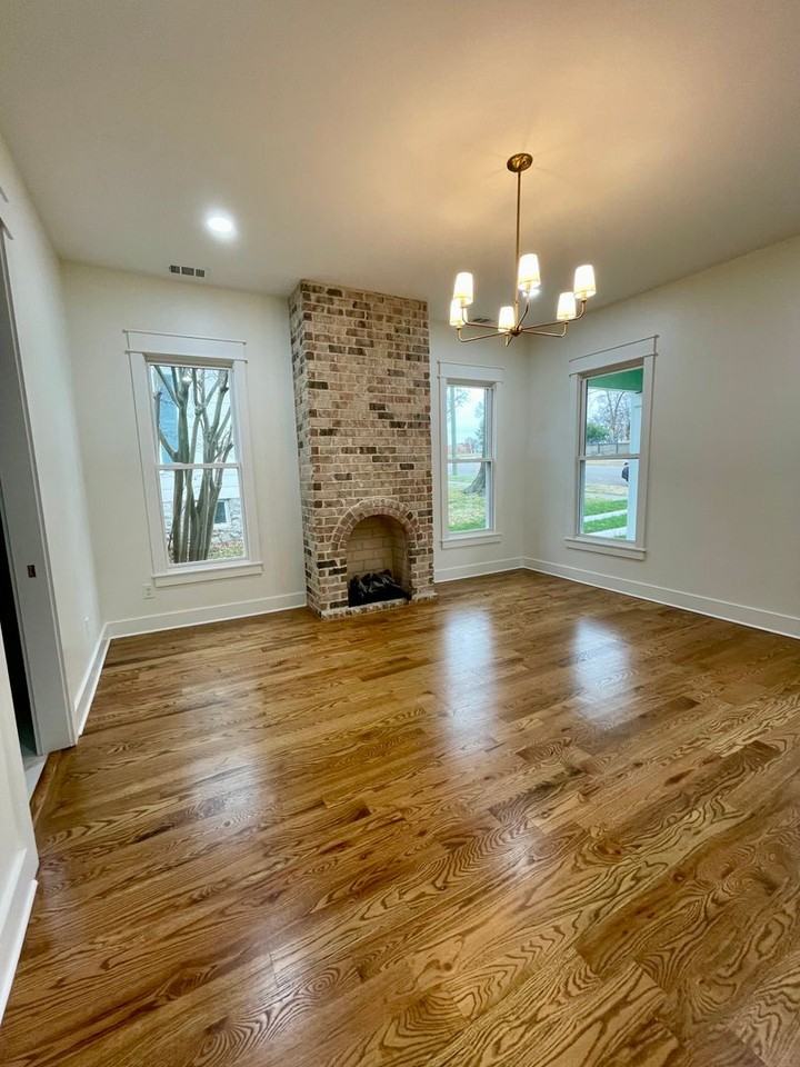 323 50th Ave N - Photo 7 of 50