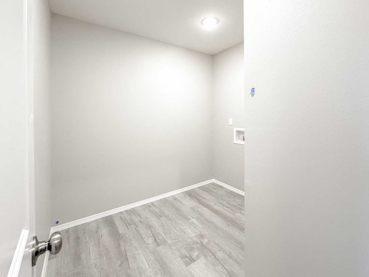 3404 N Nixon Ave - Photo 2 of 14