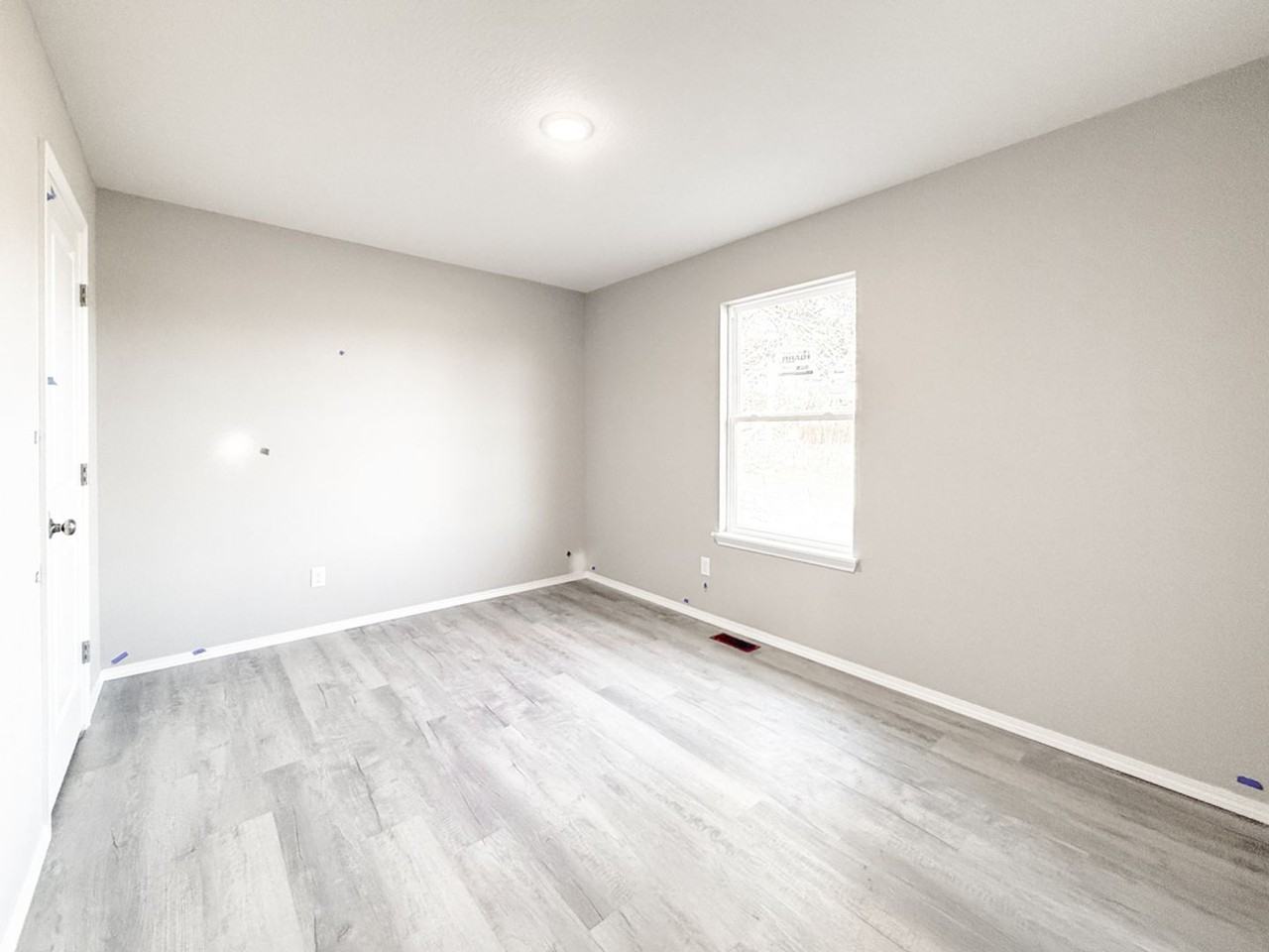 3404 N Nixon Ave - Photo 3 of 14