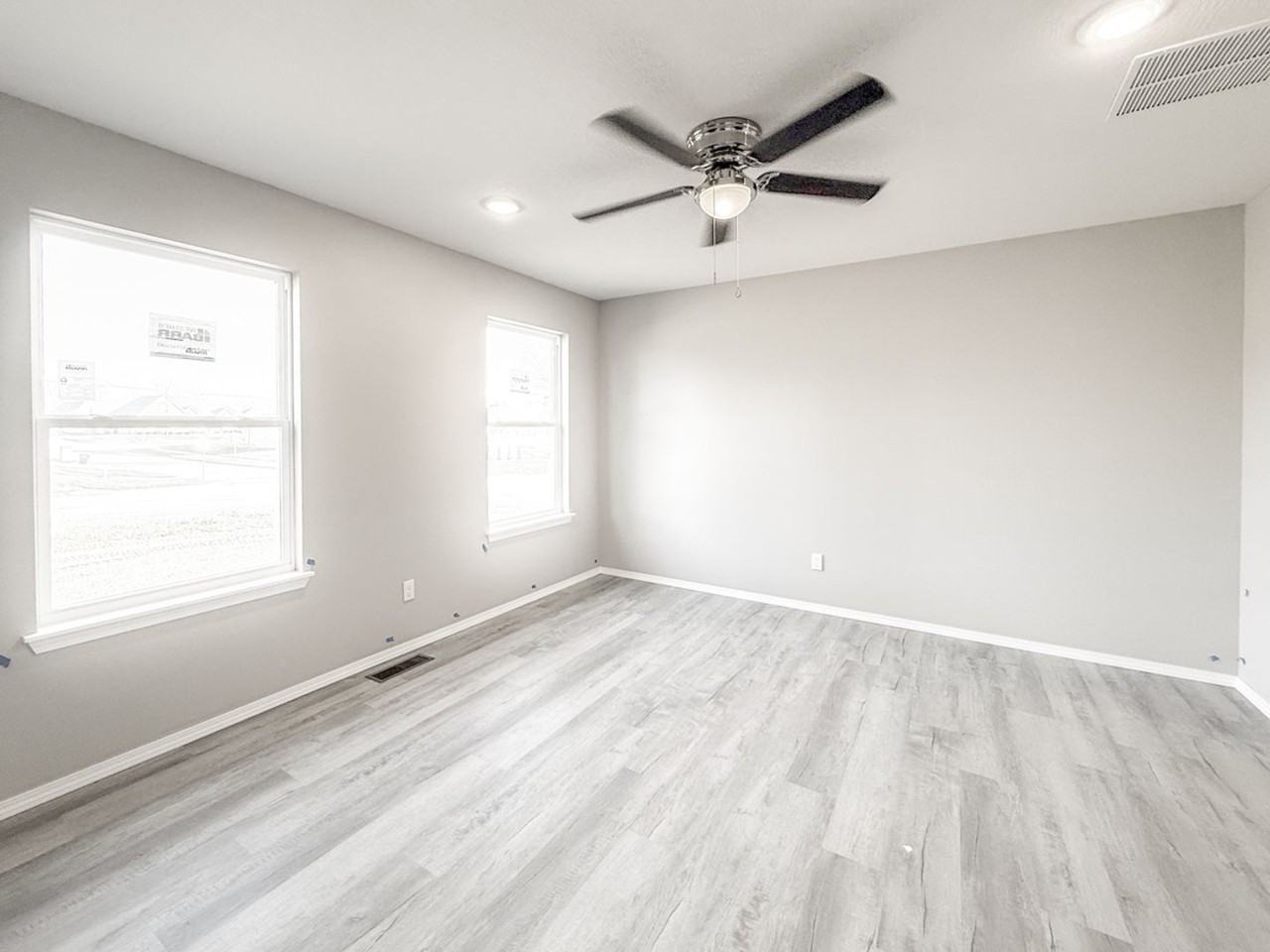 3404 N Nixon Ave - Photo 5 of 14