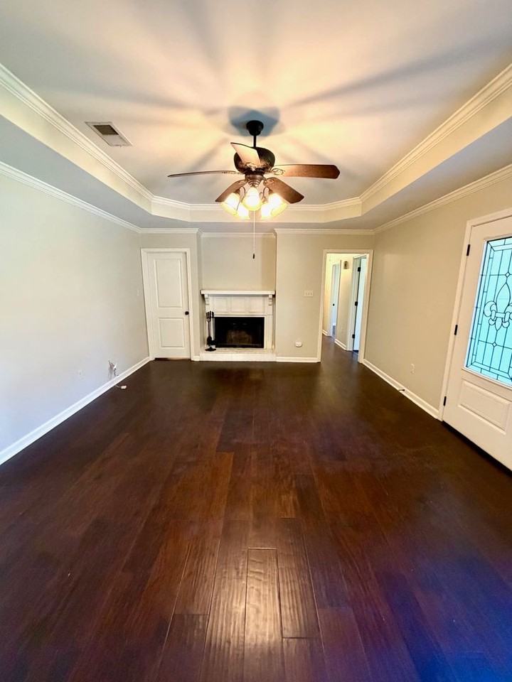 18277 Autumn View Dr - Photo 4 of 14