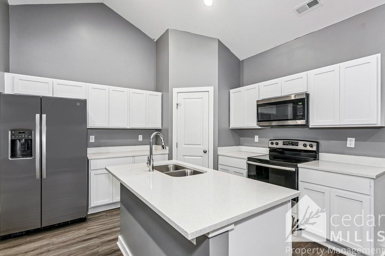 12044 W Shadow Lakes St - Photo 3 of 13