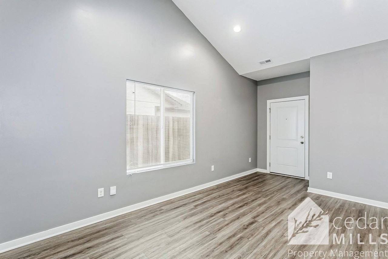 12044 W Shadow Lakes St - Photo 6 of 13