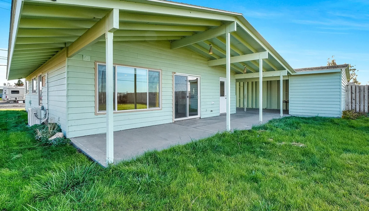 141 Carswell Dr - Photo 6 of 21