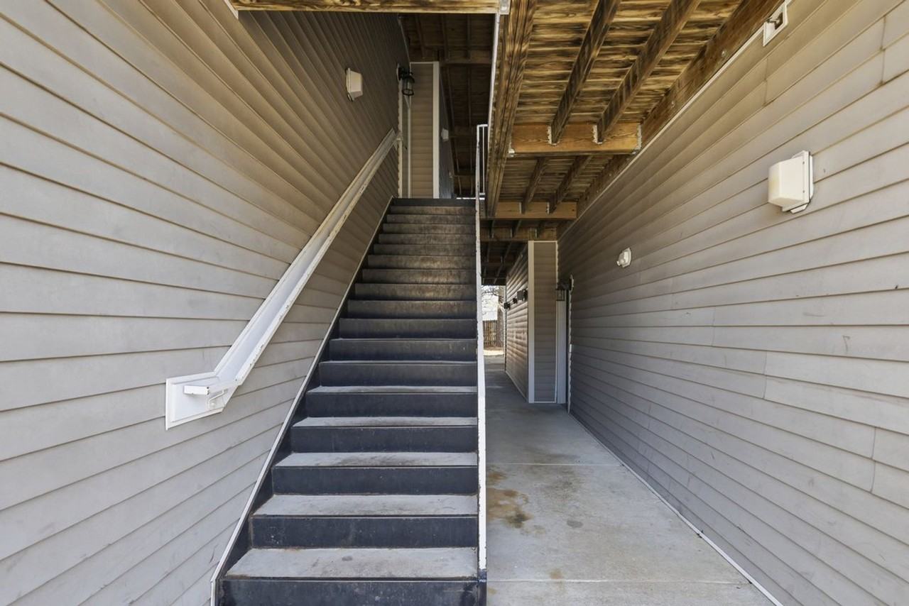 625 Marshtree Ln #205 - Photo 5 of 38