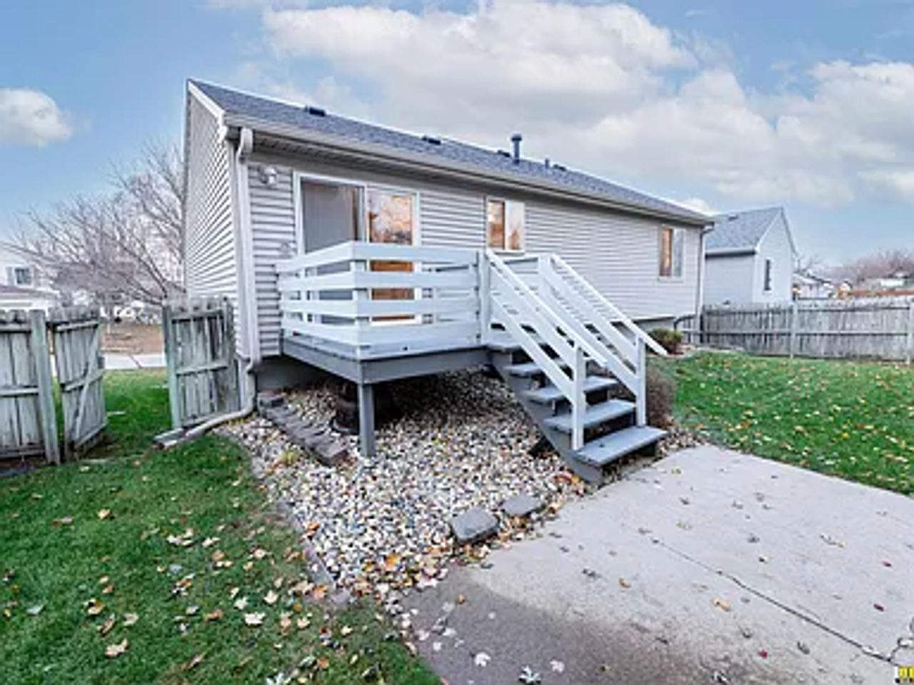 7913 Bauman Ave - Photo 3 of 22