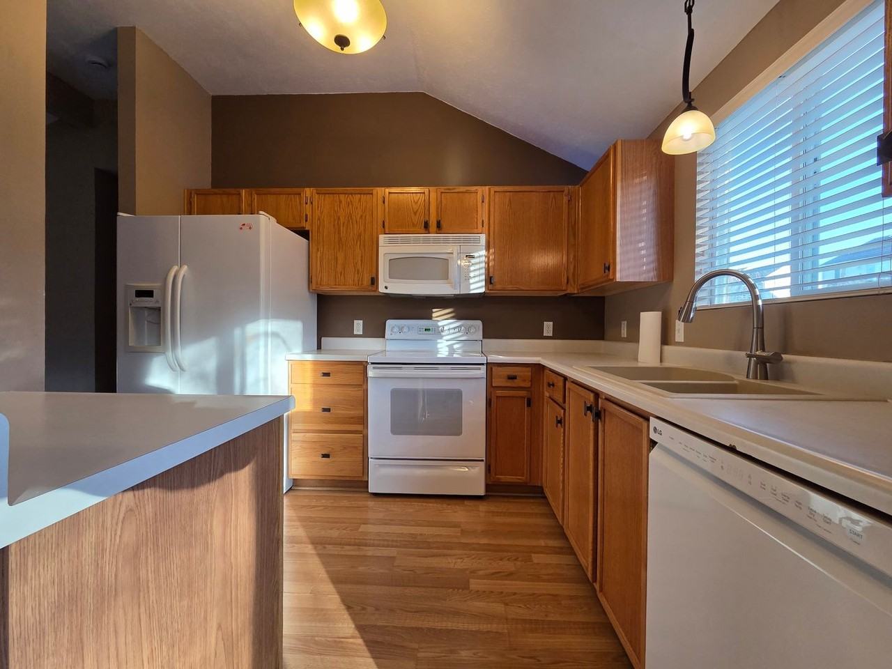 7913 Bauman Ave - Photo 4 of 22