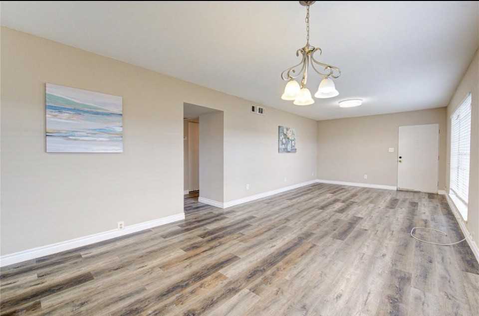 2101 Fountain View Dr #B - Photo 3 of 21