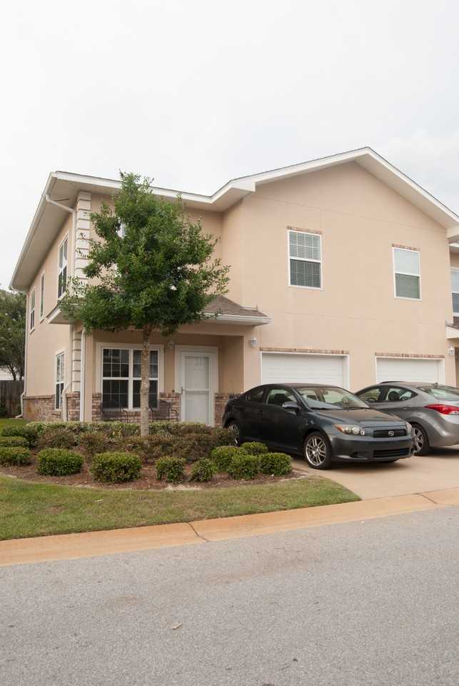 46 Ferry Rd Se #1482 - Photo 2 of 19