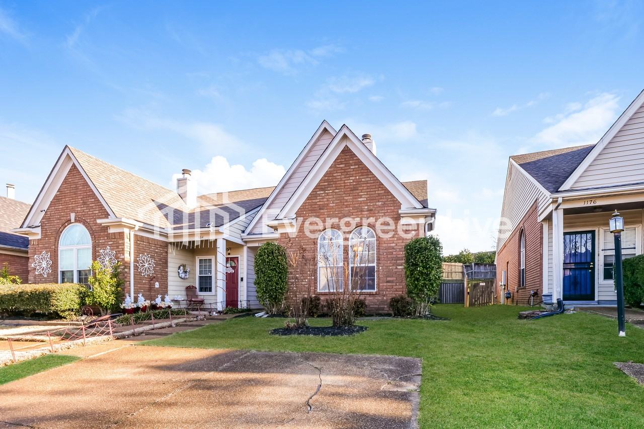 1180 Brady Hollow Ln - Photo 3 of 16