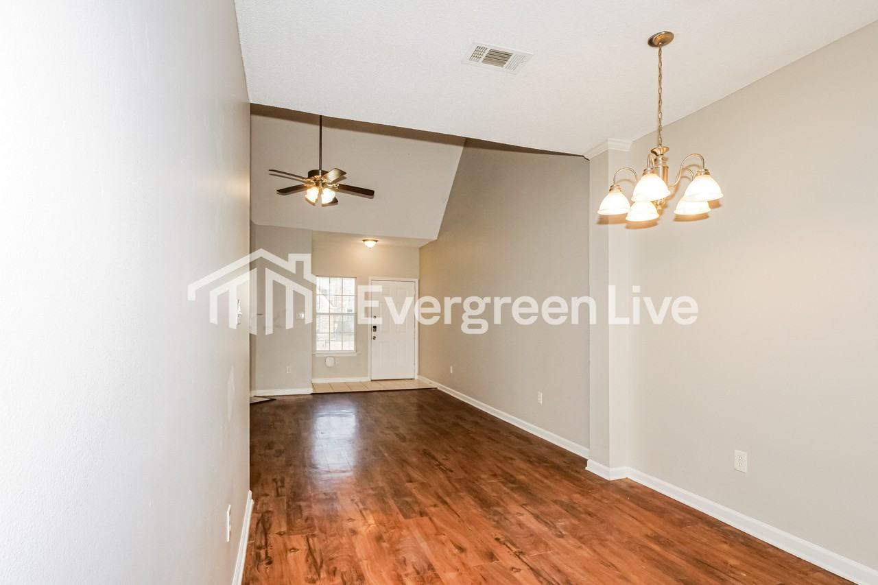 1180 Brady Hollow Ln - Photo 7 of 16