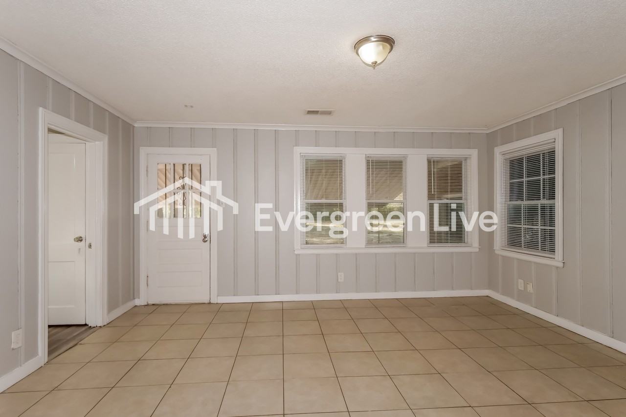 6423 Patmore Rd - Photo 2 of 15