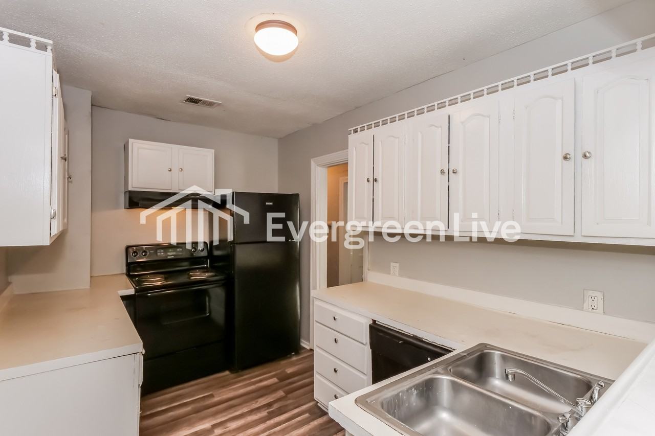 6423 Patmore Rd - Photo 5 of 15