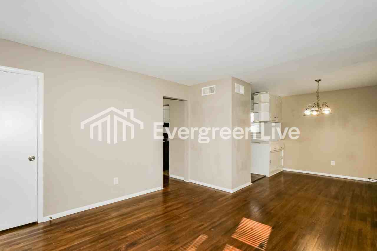 2136 Pamela Dr - Photo 5 of 16