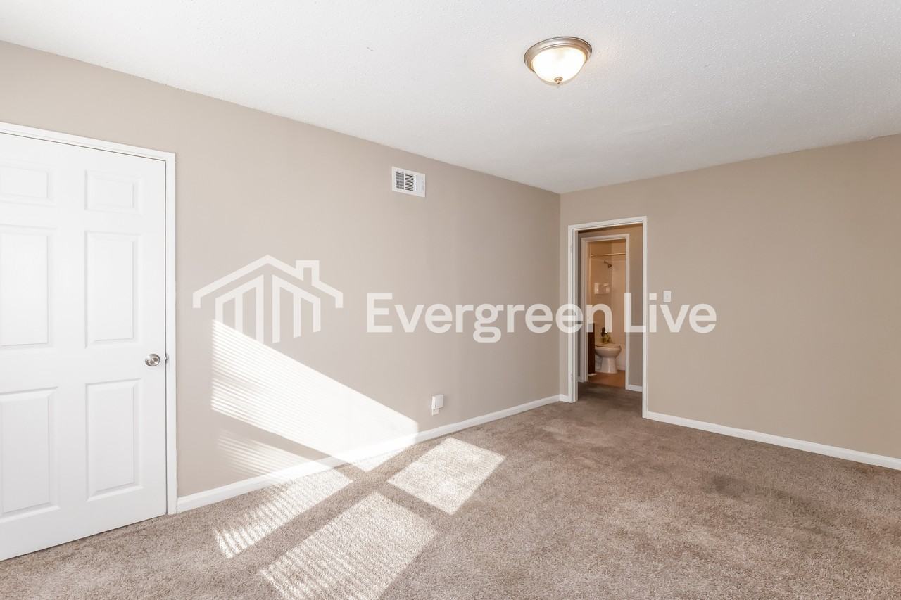 1456 Rolling Hills Dr - Photo 3 of 15