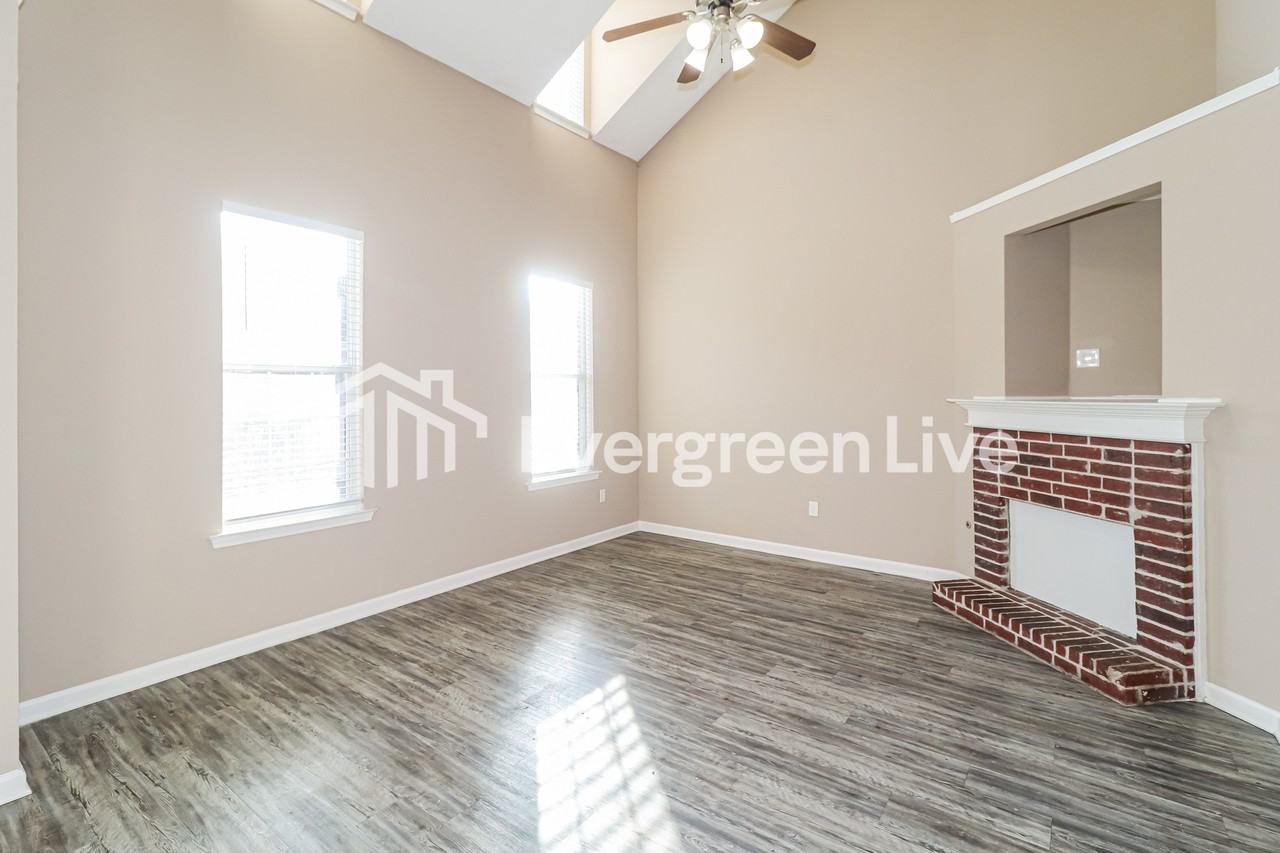 10178 Sorrento Pl - Photo 4 of 16