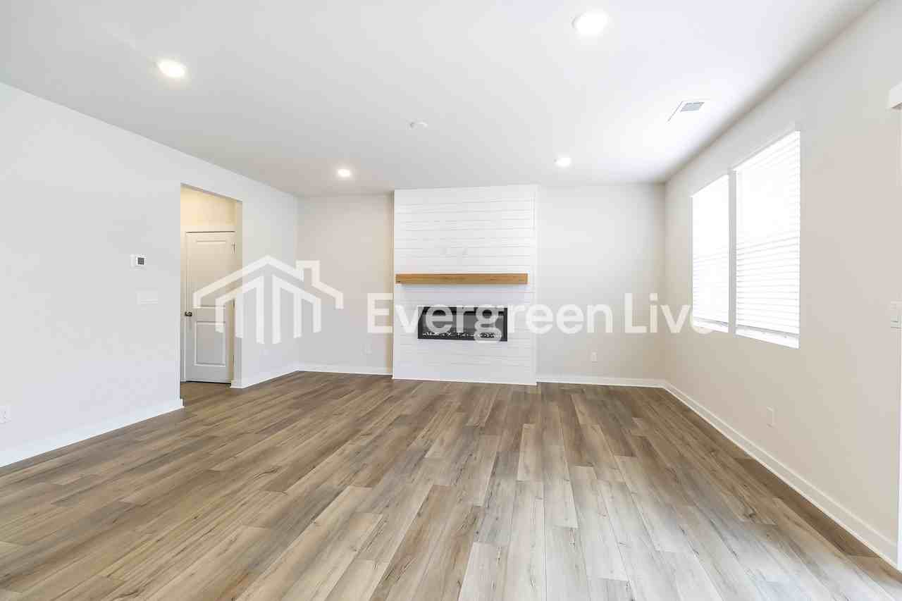 561 Mountain View Dr - Photo 3 of 15