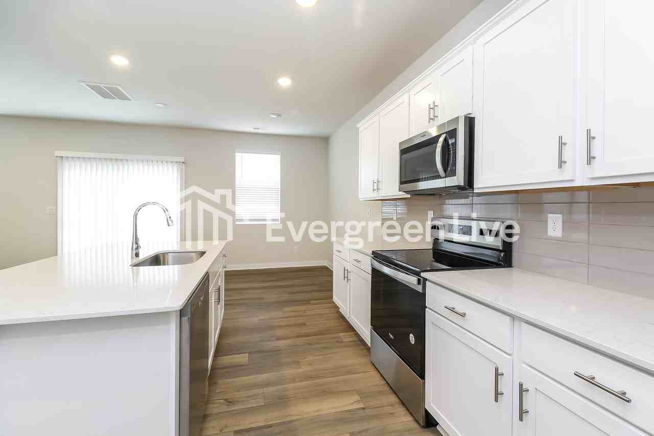 561 Mountain View Dr - Photo 6 of 15