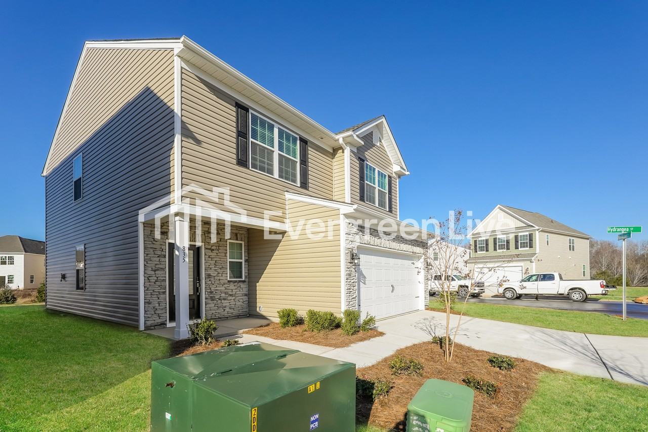 835 Pear Blossom Ct - Photo 2 of 15