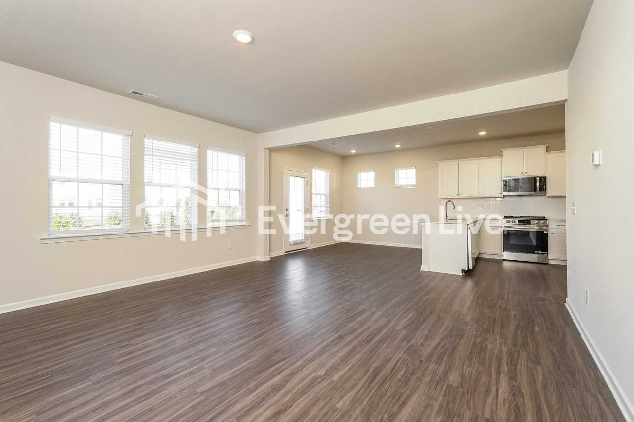 835 Pear Blossom Ct - Photo 4 of 15