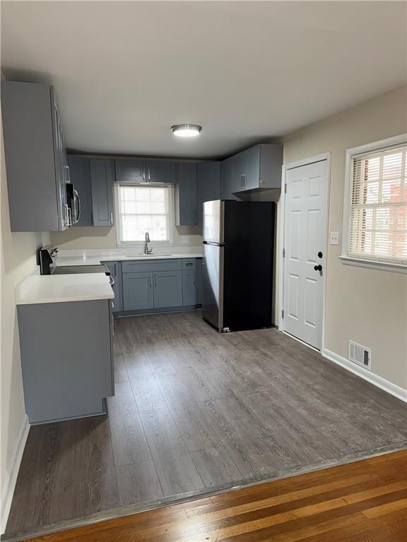 2473 Ben Hill Rd - Photo 5 of 16