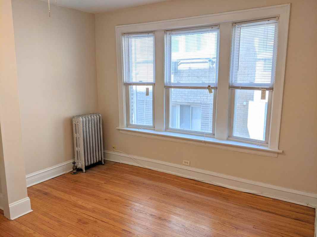 548 Sherman Ave - Photo 3 of 8