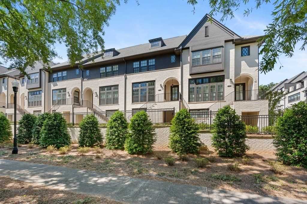 134 Britten Pass - Photo 2 of 50