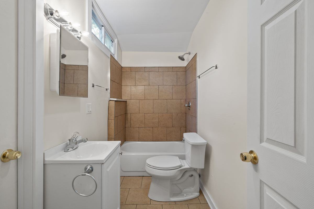 92 Congress St - Photo 4 of 20