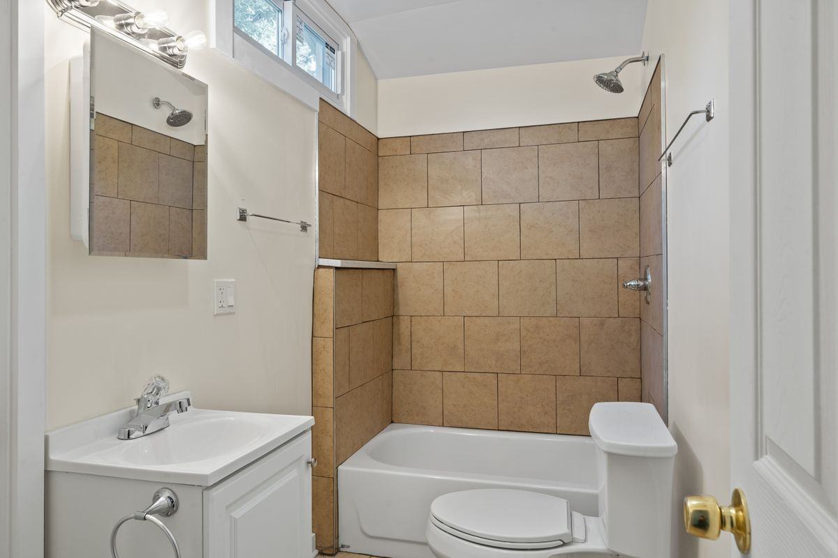 92 Congress St - Photo 5 of 20