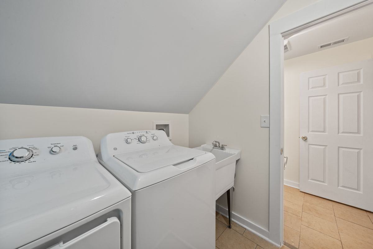 92 Congress St - Photo 6 of 20