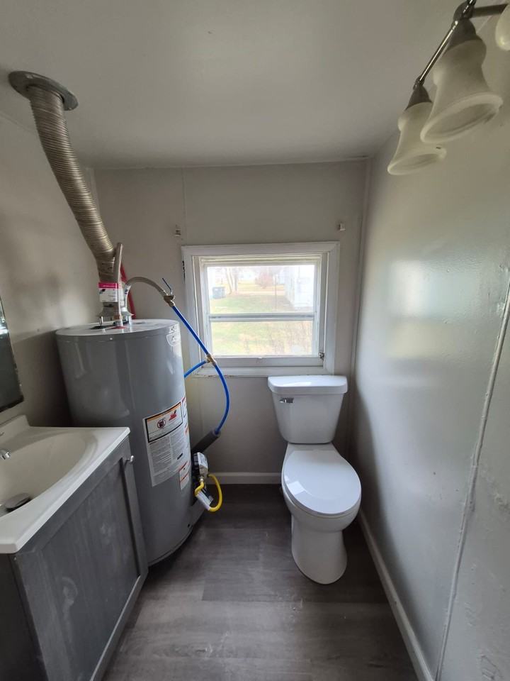 1621 1/2 Halford St - Photo 5 of 6