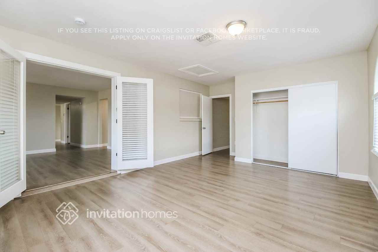 12214 N Escobar Way - Photo 5 of 17