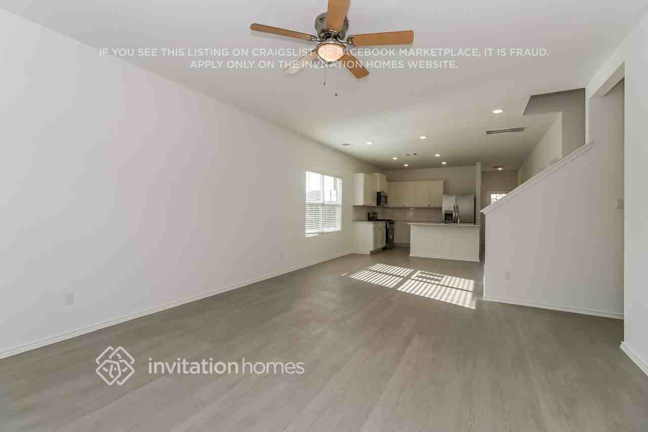 1624 Boggy Creek Ranch Rd - Photo 5 of 18