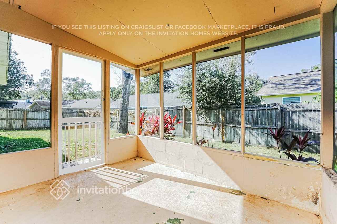 1316 Wandering Oaks Dr - Photo 7 of 17