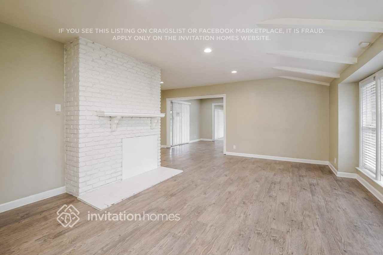 17363 Saticoy St - Photo 4 of 17