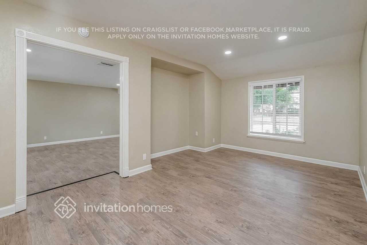 17363 Saticoy St - Photo 5 of 17