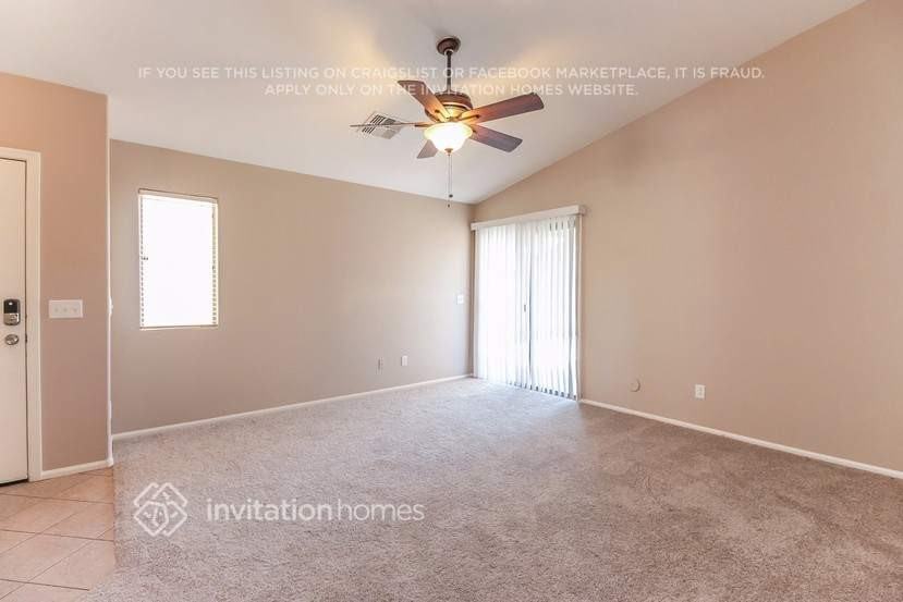 423 W Corriente Ct - Photo 4 of 20